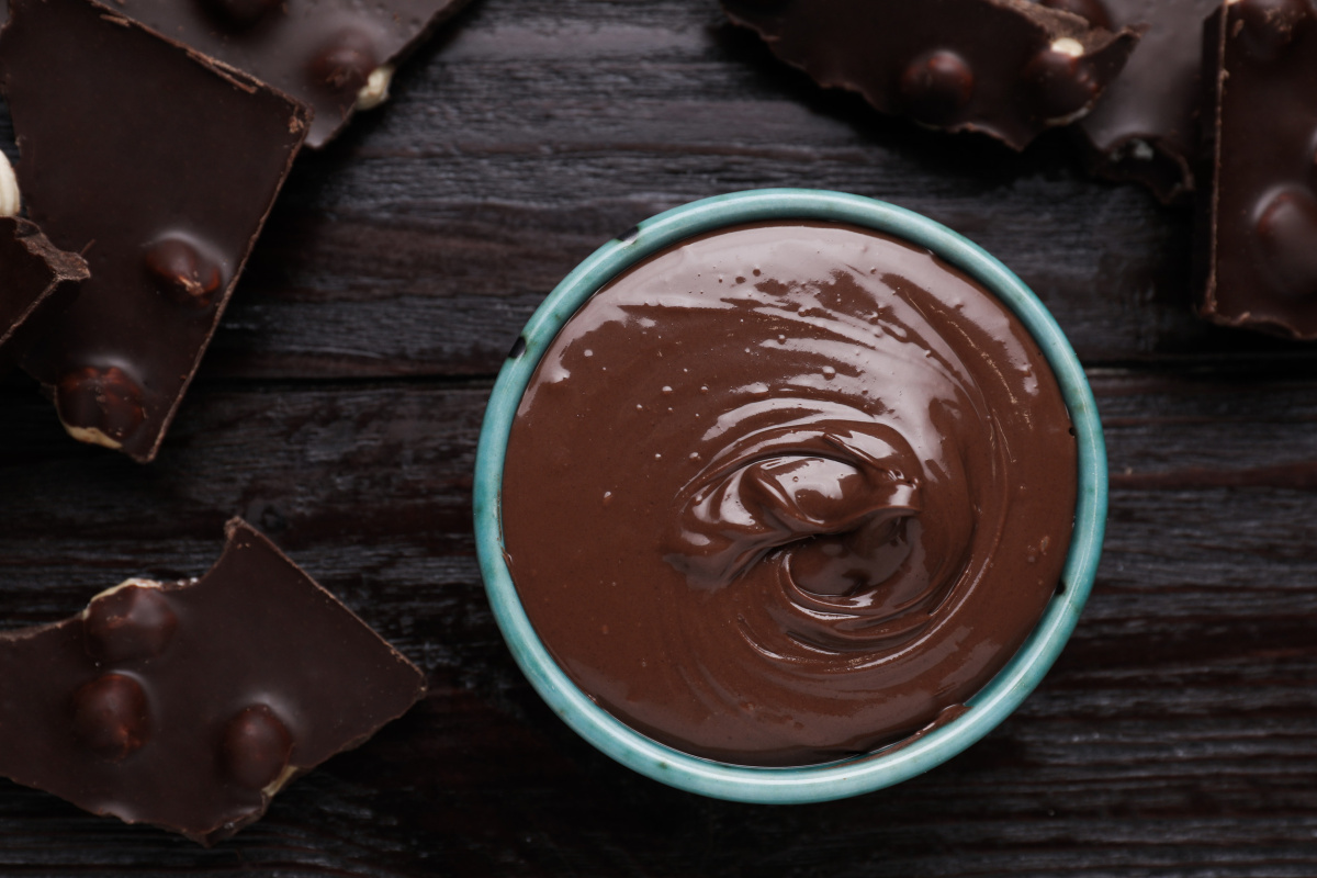 Bol de cr&egrave;me au chocolat maison.