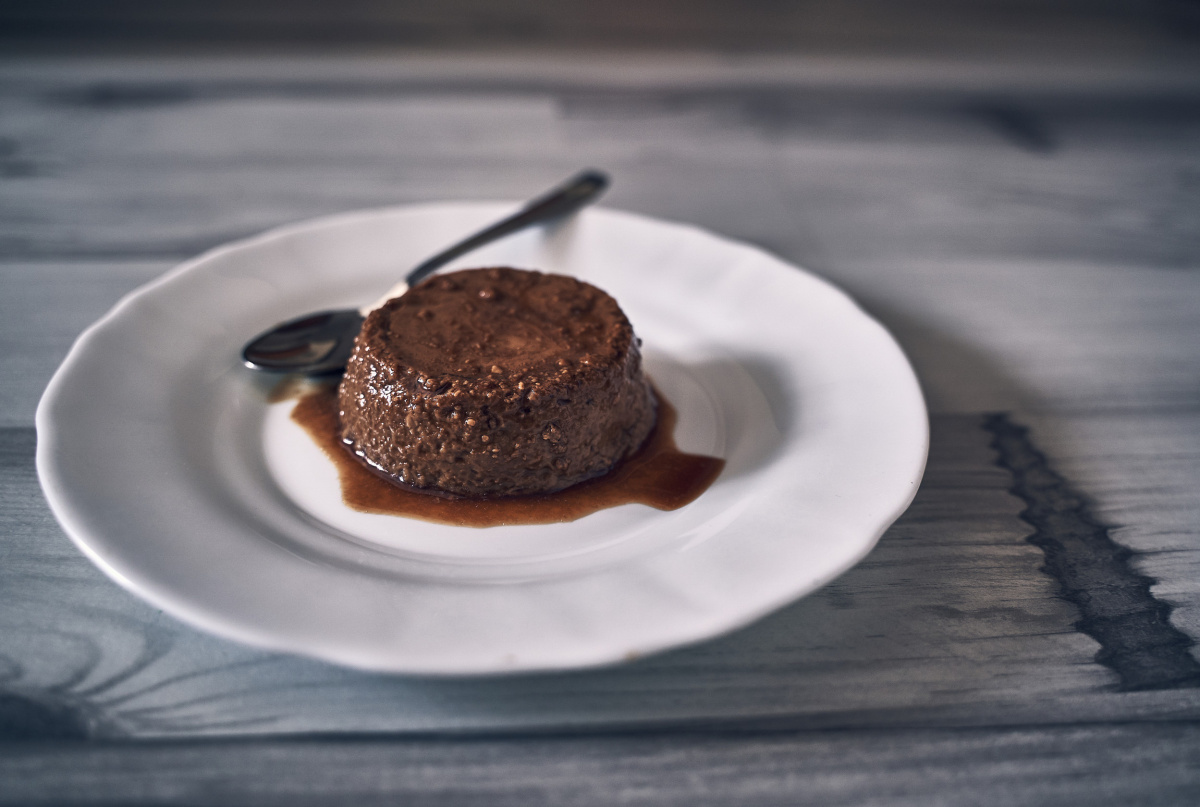 Flan individuel au chocolat.