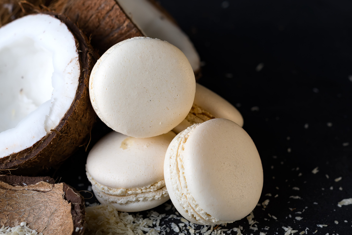 Macarons blancs &agrave; la noix de coco.