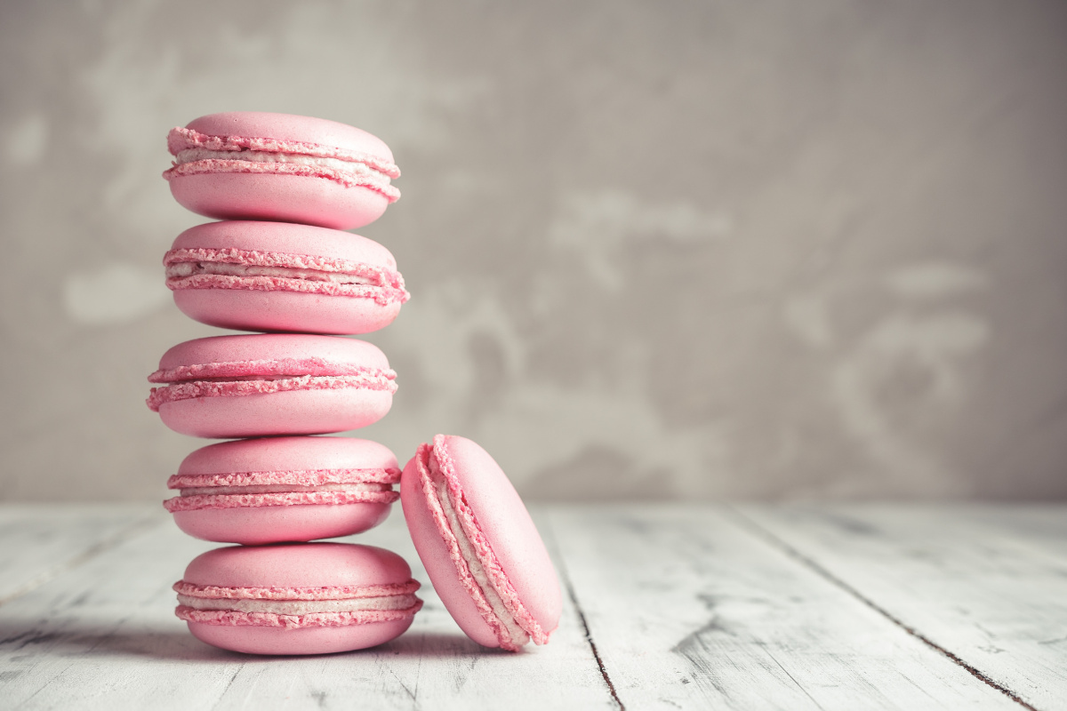 Macarons roses &agrave; la framboise.