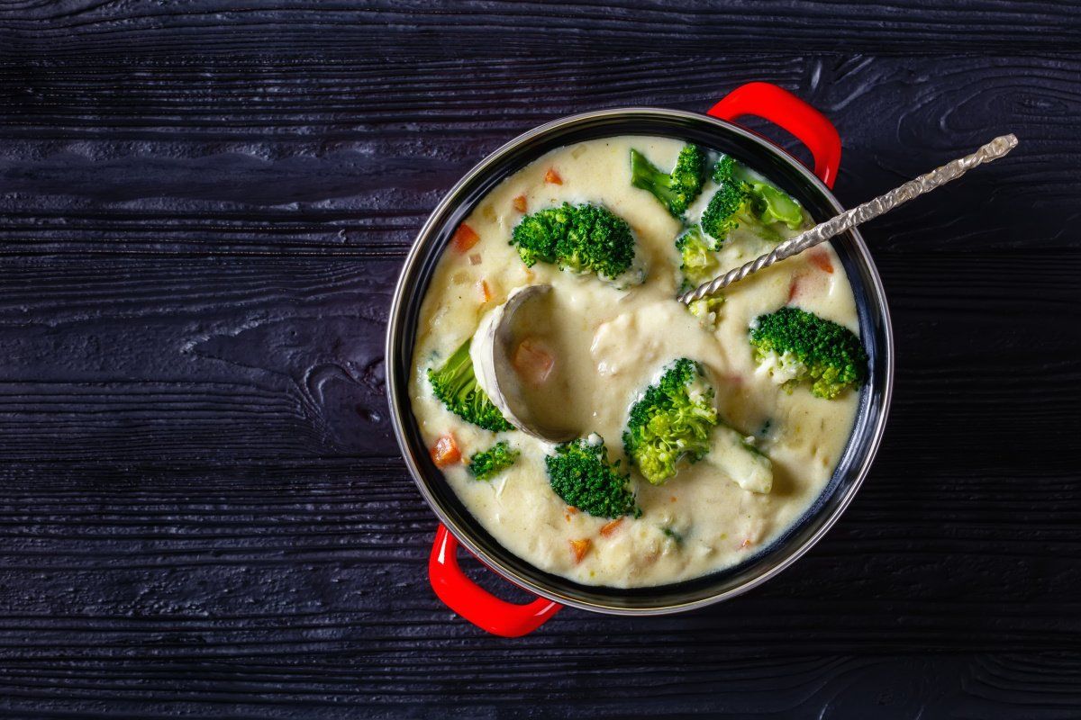 Soupe cr&eacute;meuse au brocoli et fromage.