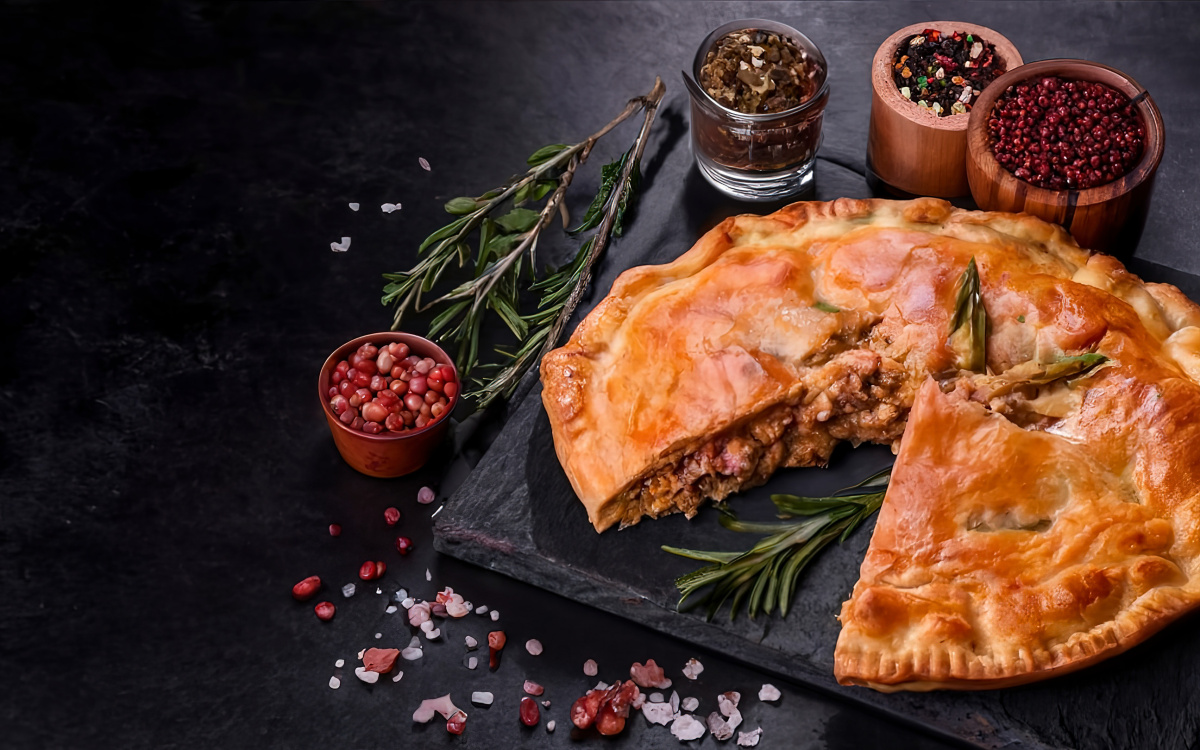 Tarte oss&egrave;te au b&oelig;uf coup&eacute;e.