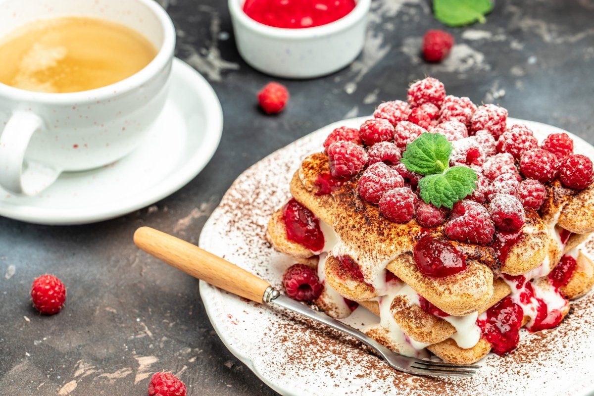 Tiramisu aux framboises fra&icirc;ches.