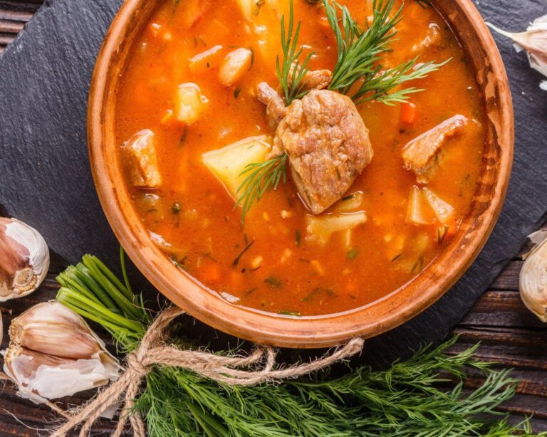 Ragoût de viande géorgien.