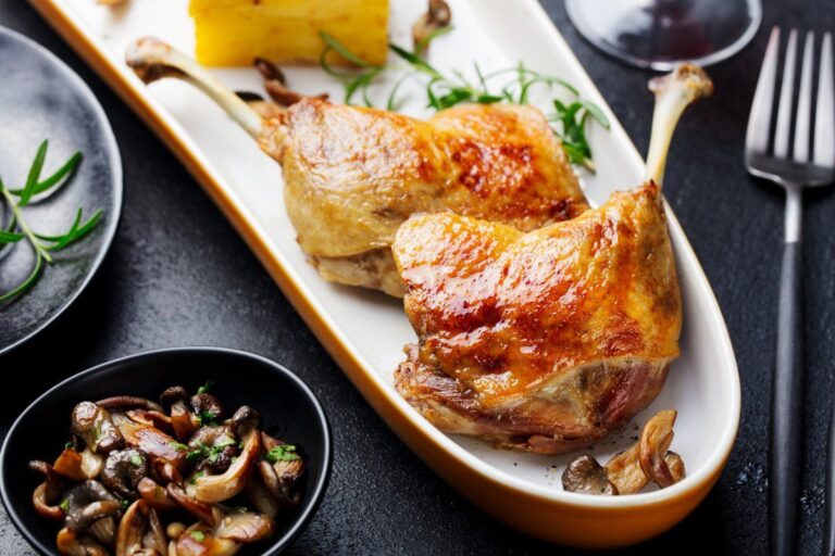 Cuisses de canard confites dorées.