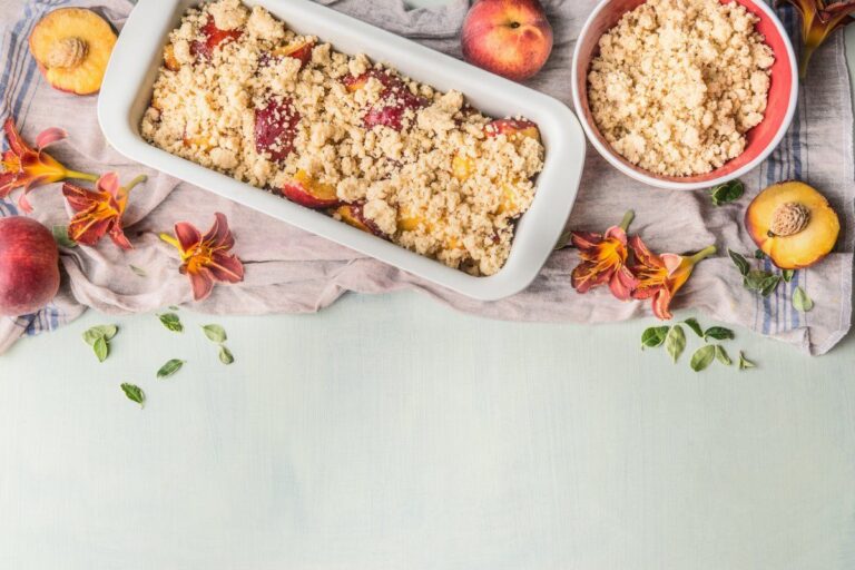 Crumble aux pêches.