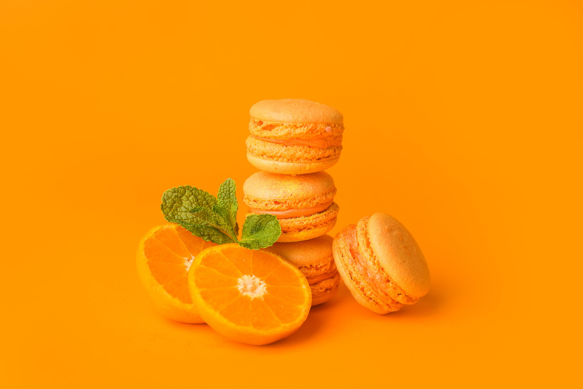 Pile de macarons &agrave; l'orange.