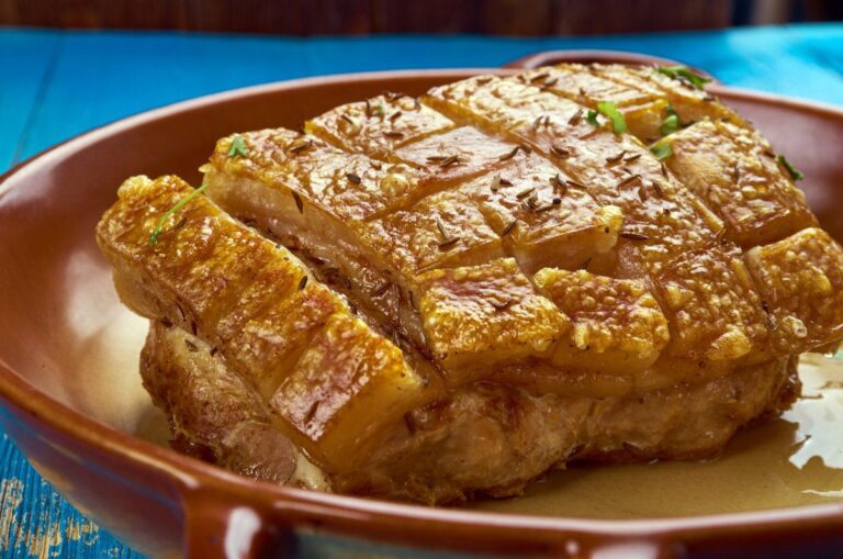 Rôti de porc allemand Schweinebraten.