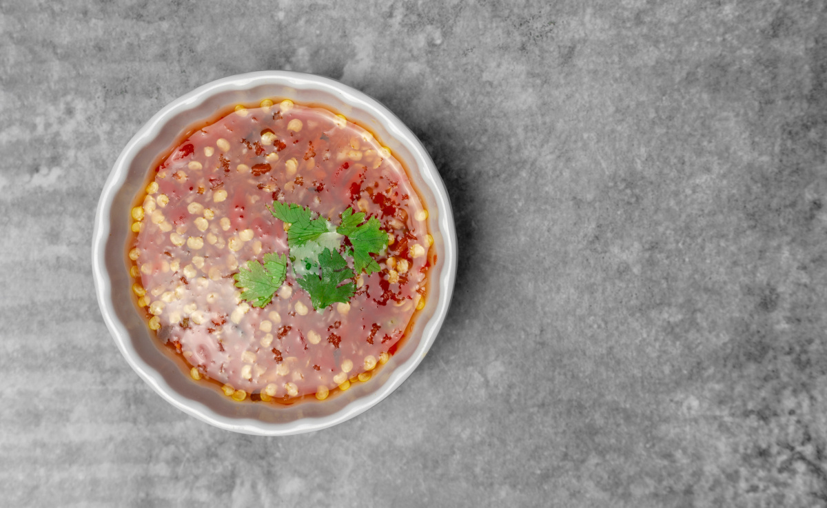 Sauce tha&iuml;landaise piment&eacute;e &agrave; l'ail et &agrave; la coriandre pour accompagner les poulet frit, nems, fruits de mer frits.