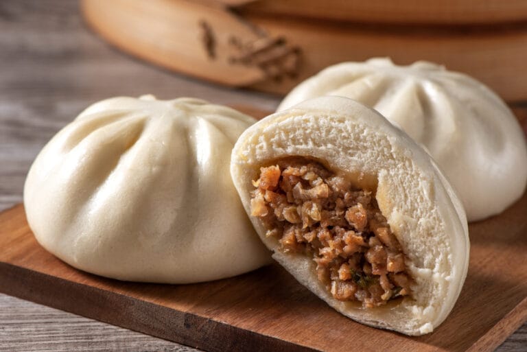 Baozi à la viande, brioches chinoises vapeur.