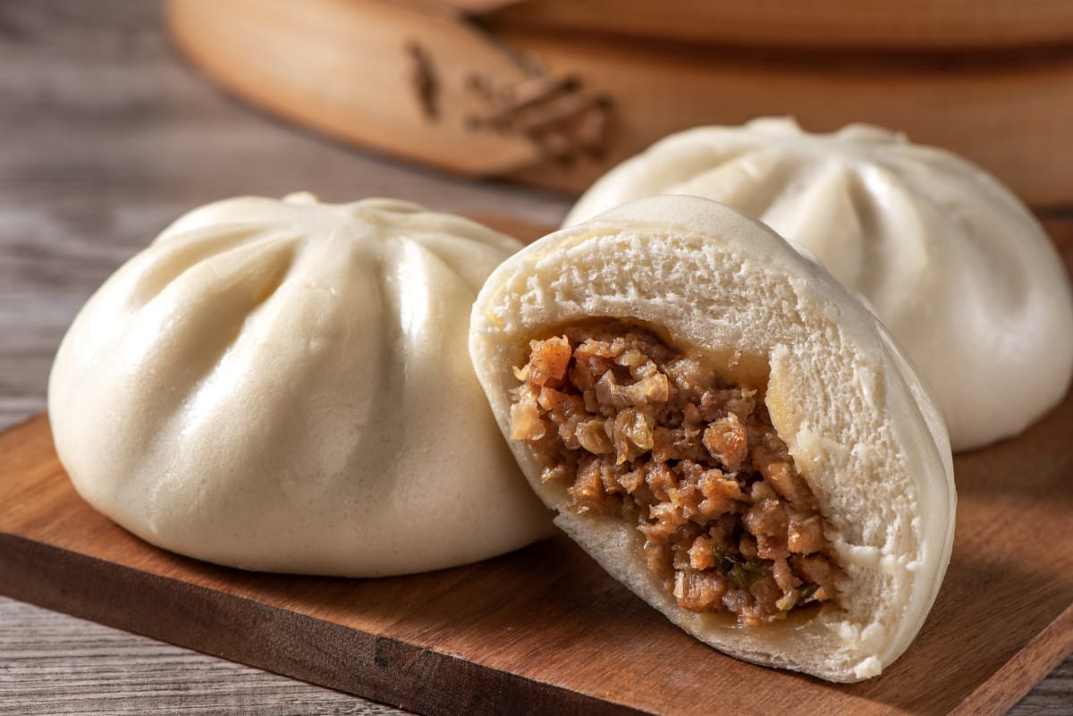 Baozi &agrave; la viande, brioches chinoises vapeur.